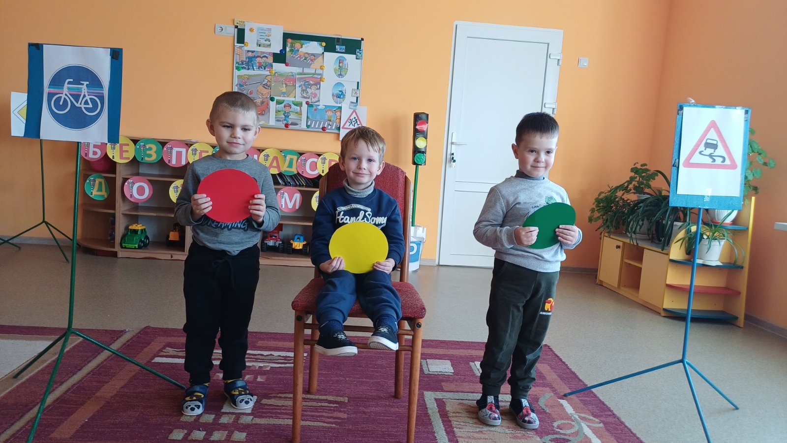 Фото без опису