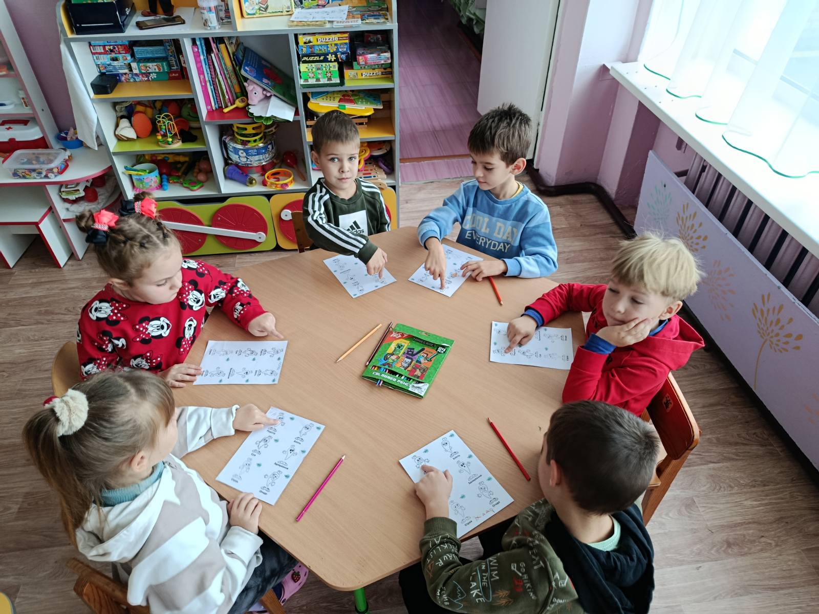 Фото без опису