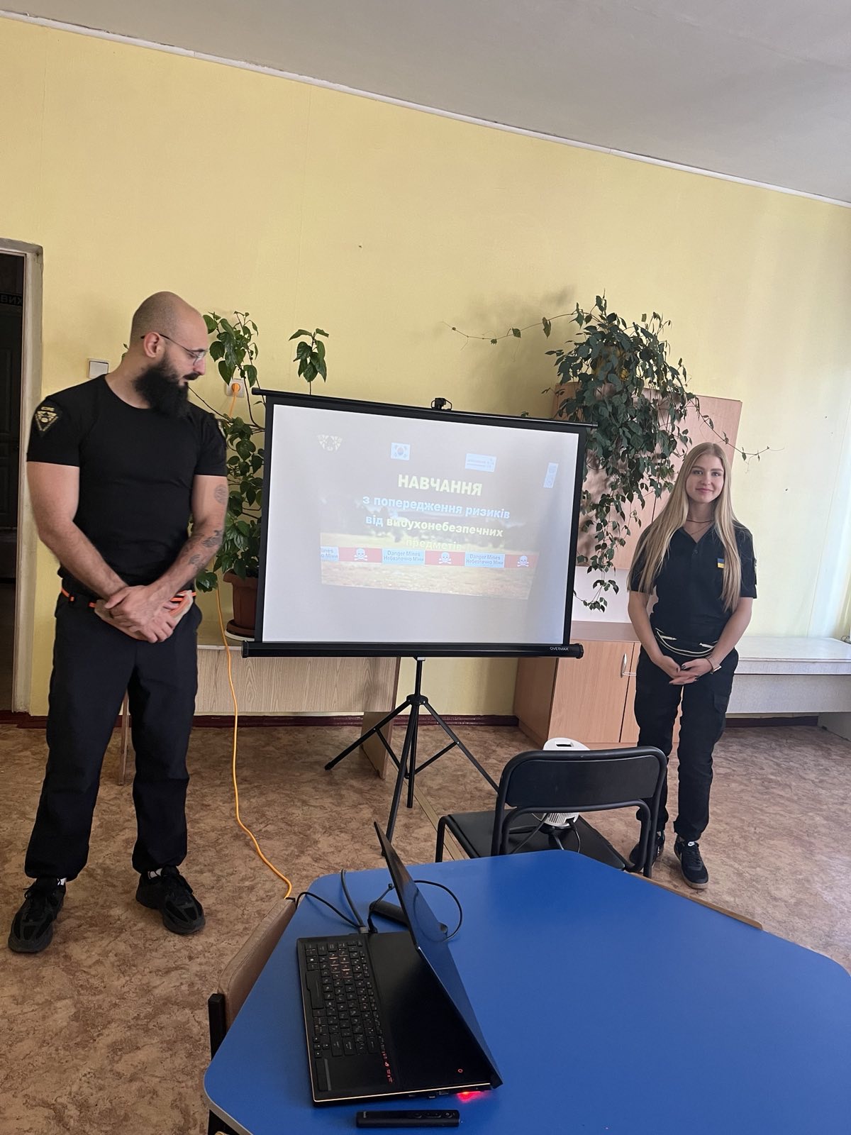 Фото без опису