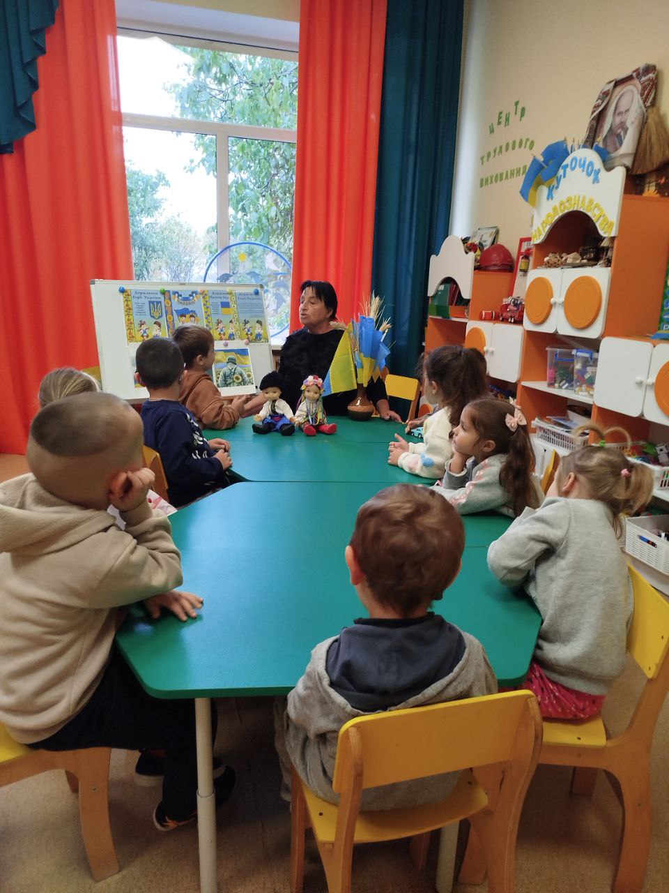 Фото без опису