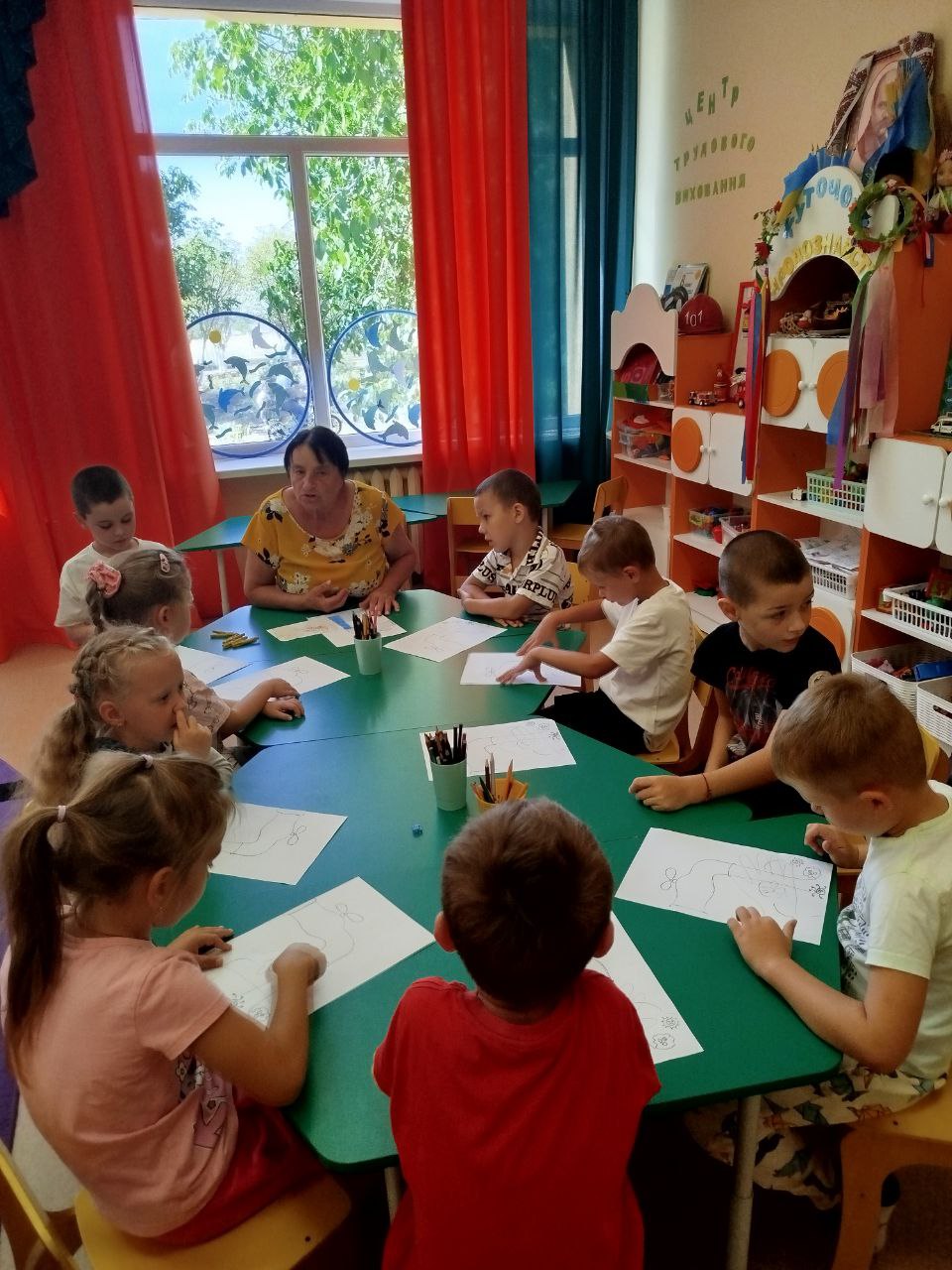 Фото без опису