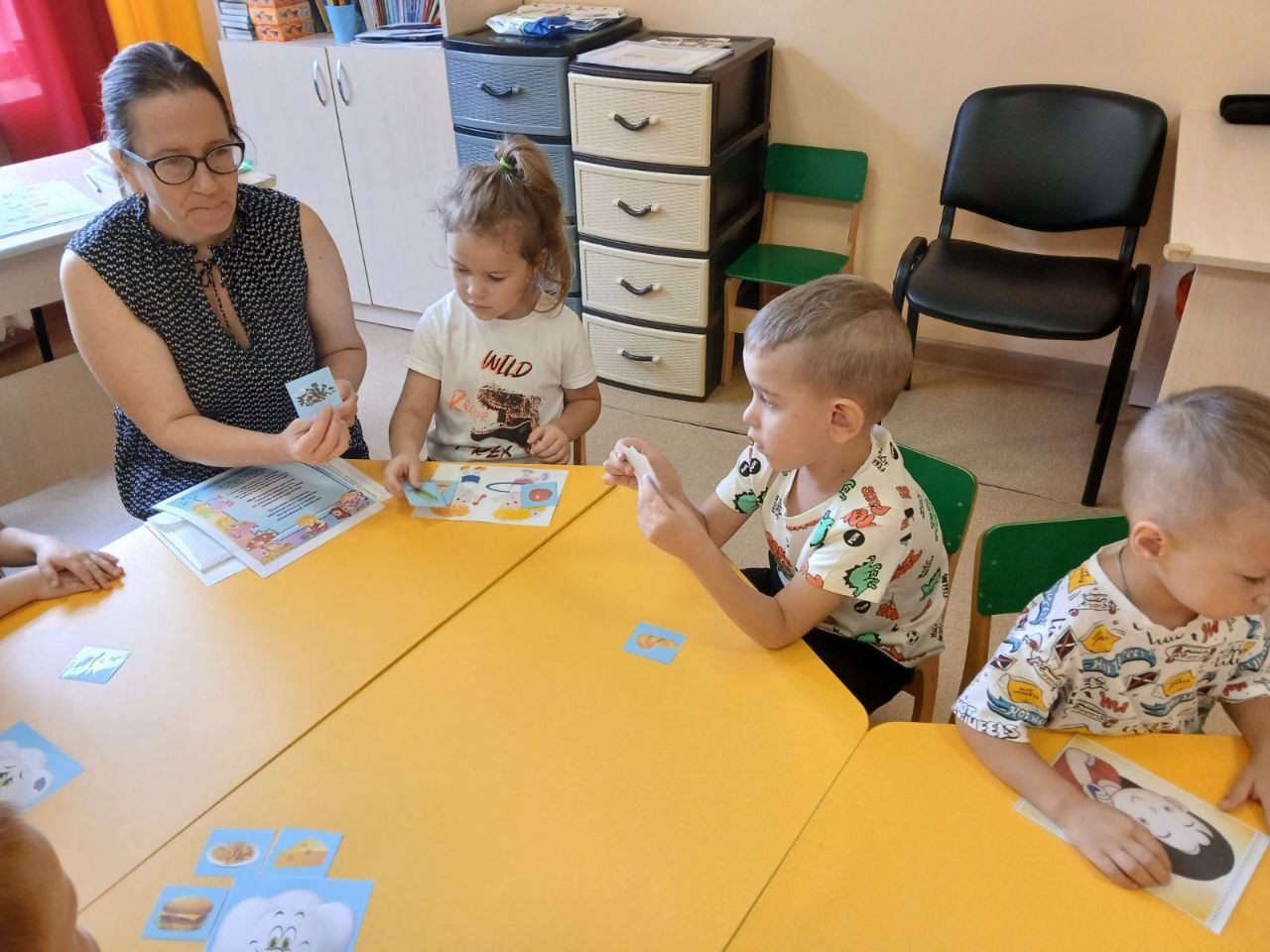 Фото без опису