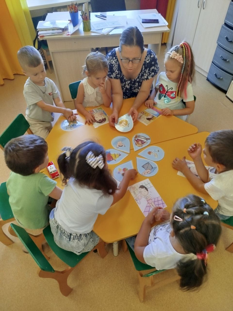 Фото без опису