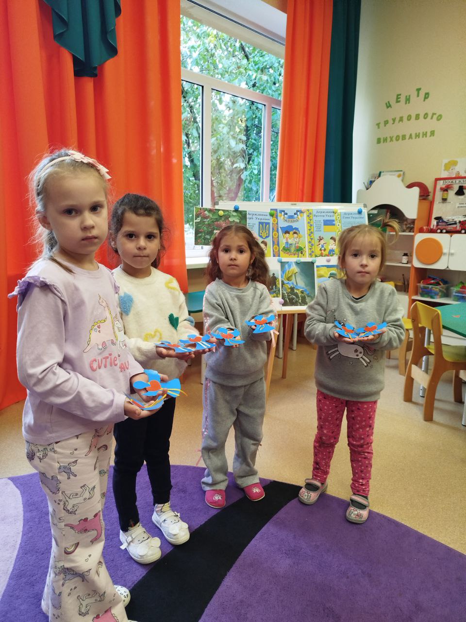 Фото без опису