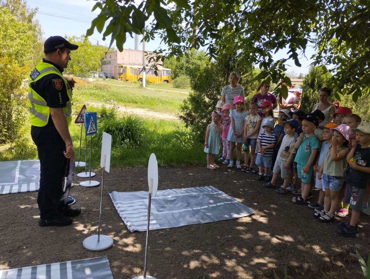 Будь уважним на дорозі