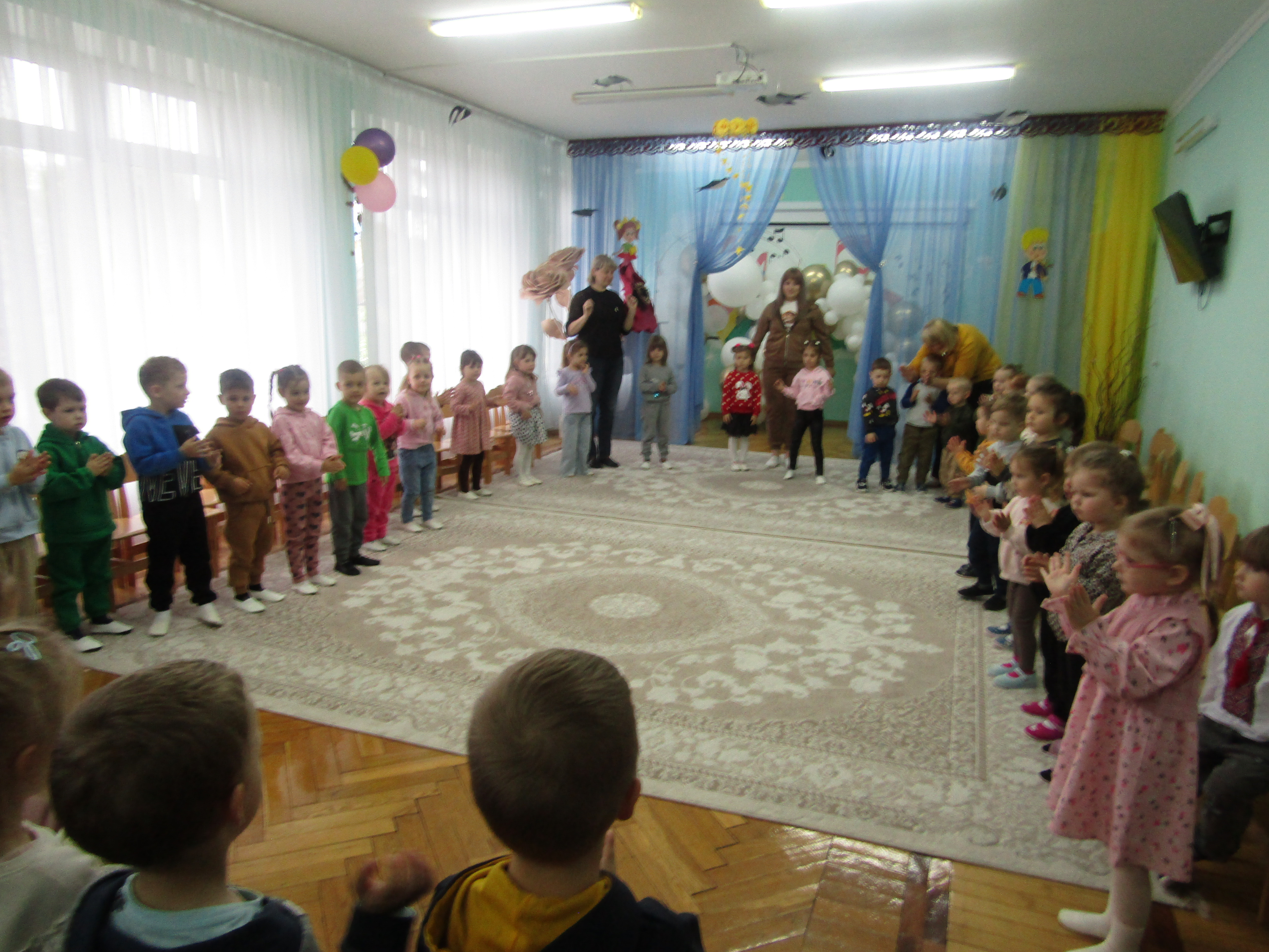 Фото без опису