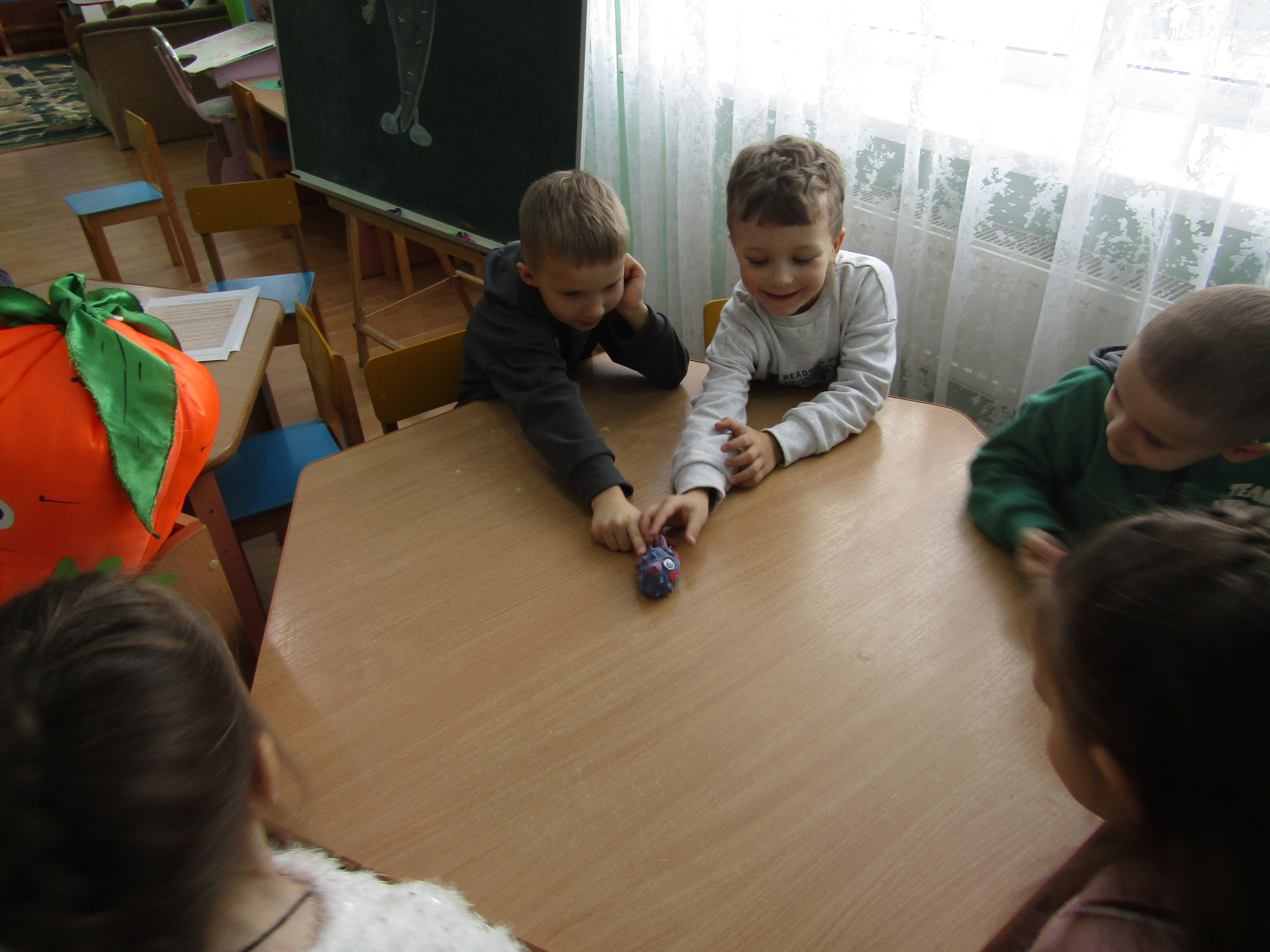 Фото без опису
