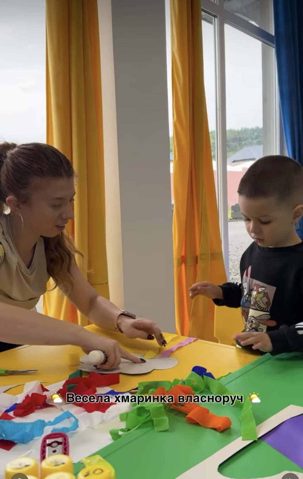 Фото без опису