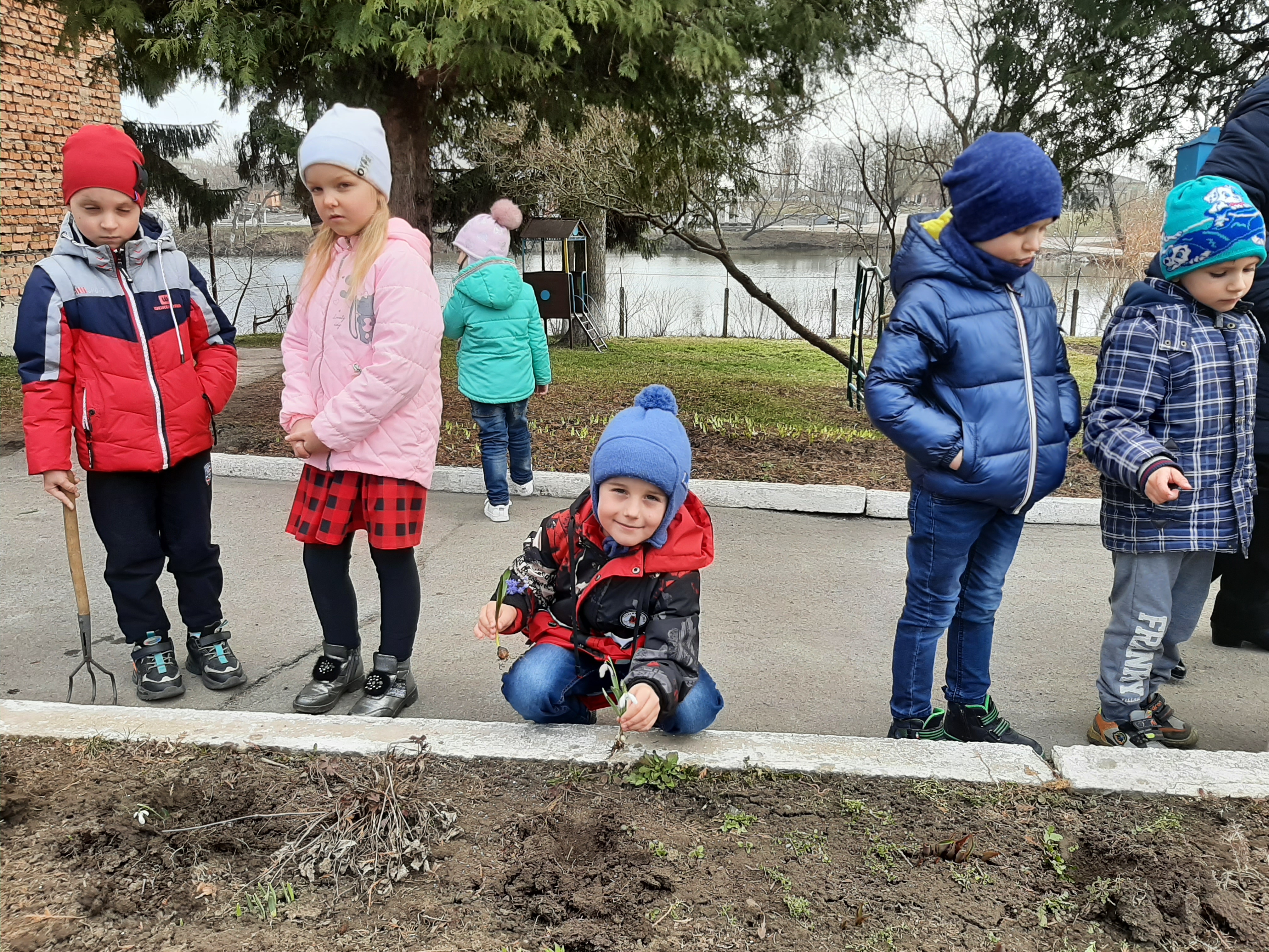 Фото без опису