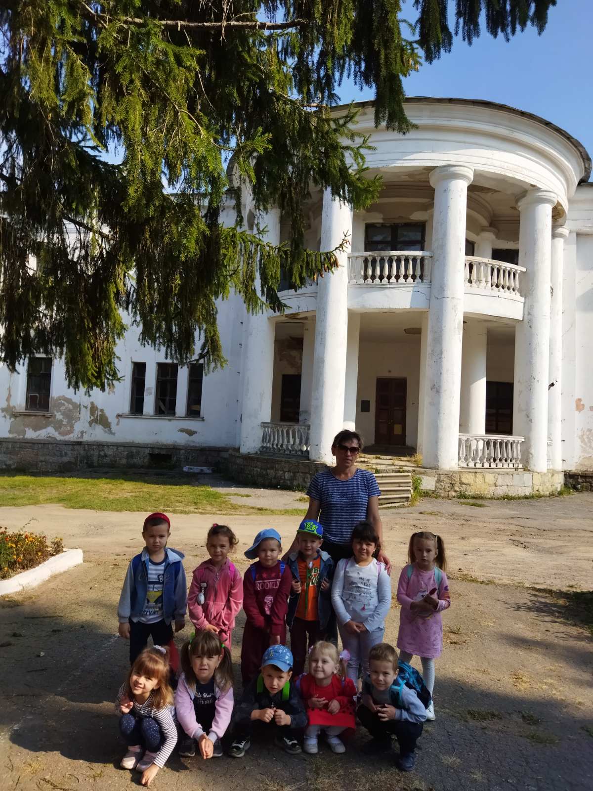 Фото без опису